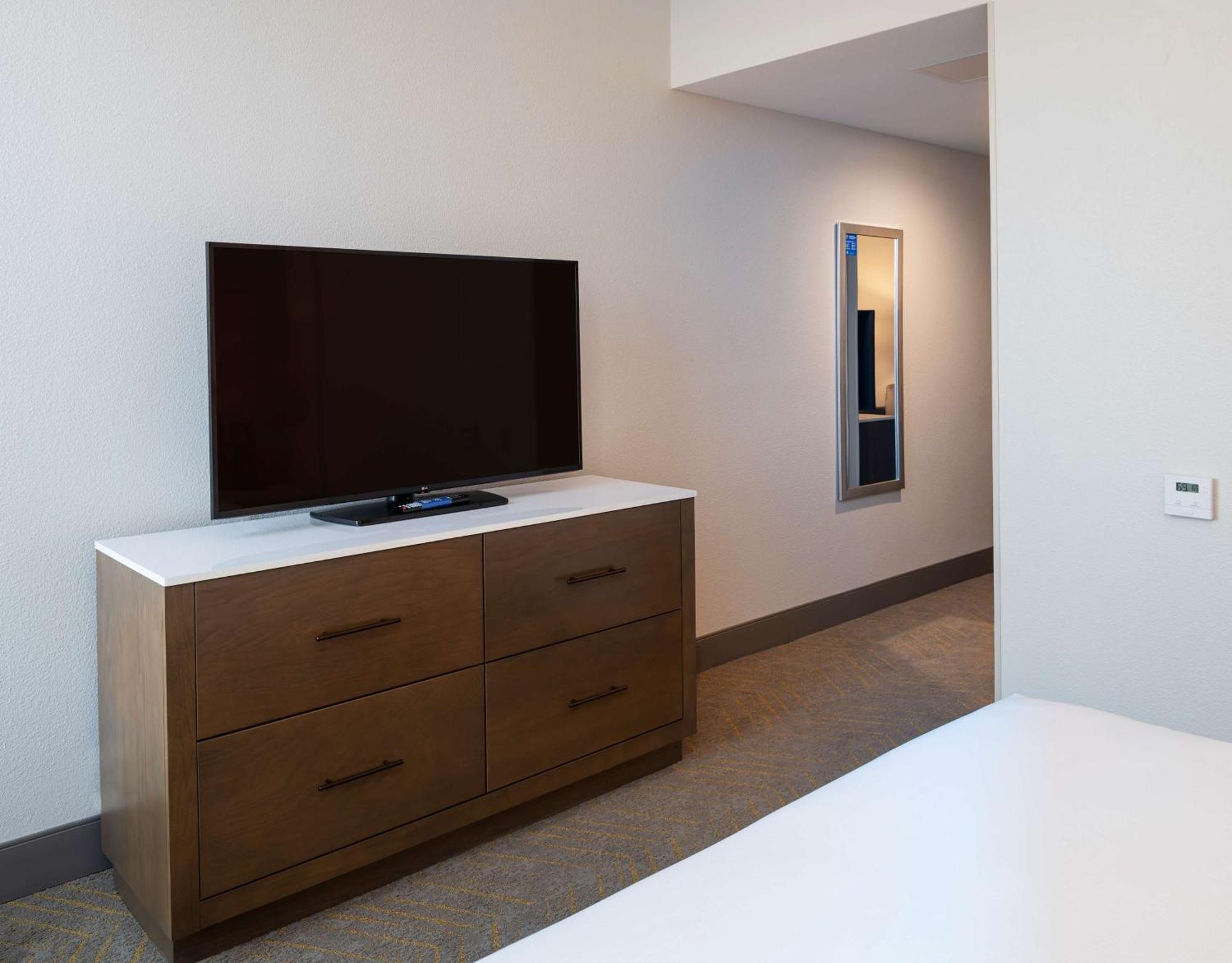 Doubletree By Hilton East Hotel