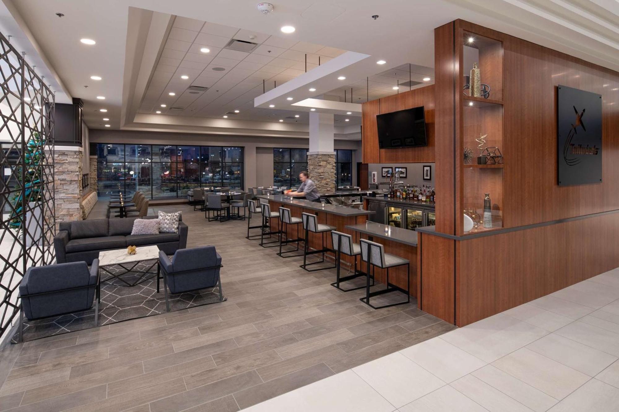 Doubletree By Hilton East Hotel