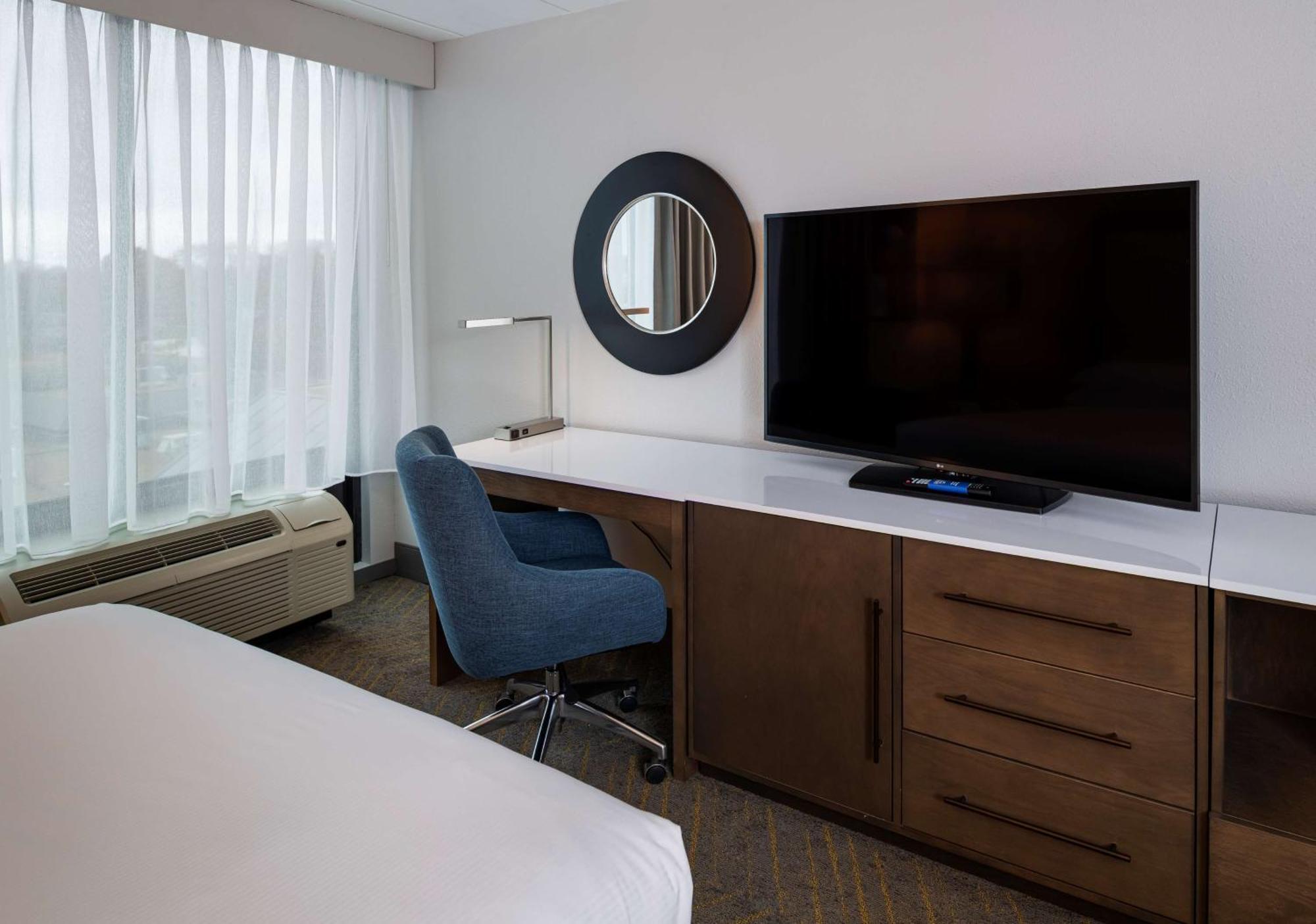 Hotel Doubletree By Hilton East Madison