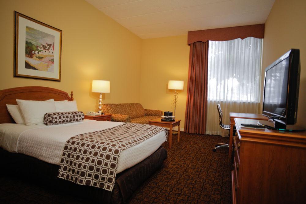 Doubletree By Hilton East Hotel
