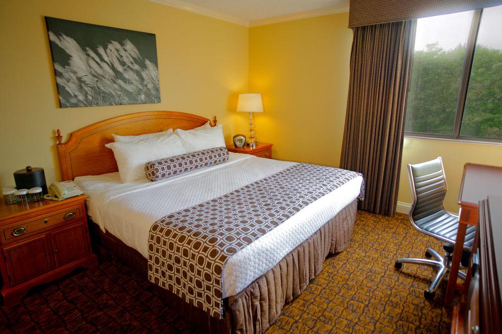 Doubletree By Hilton East Hotel