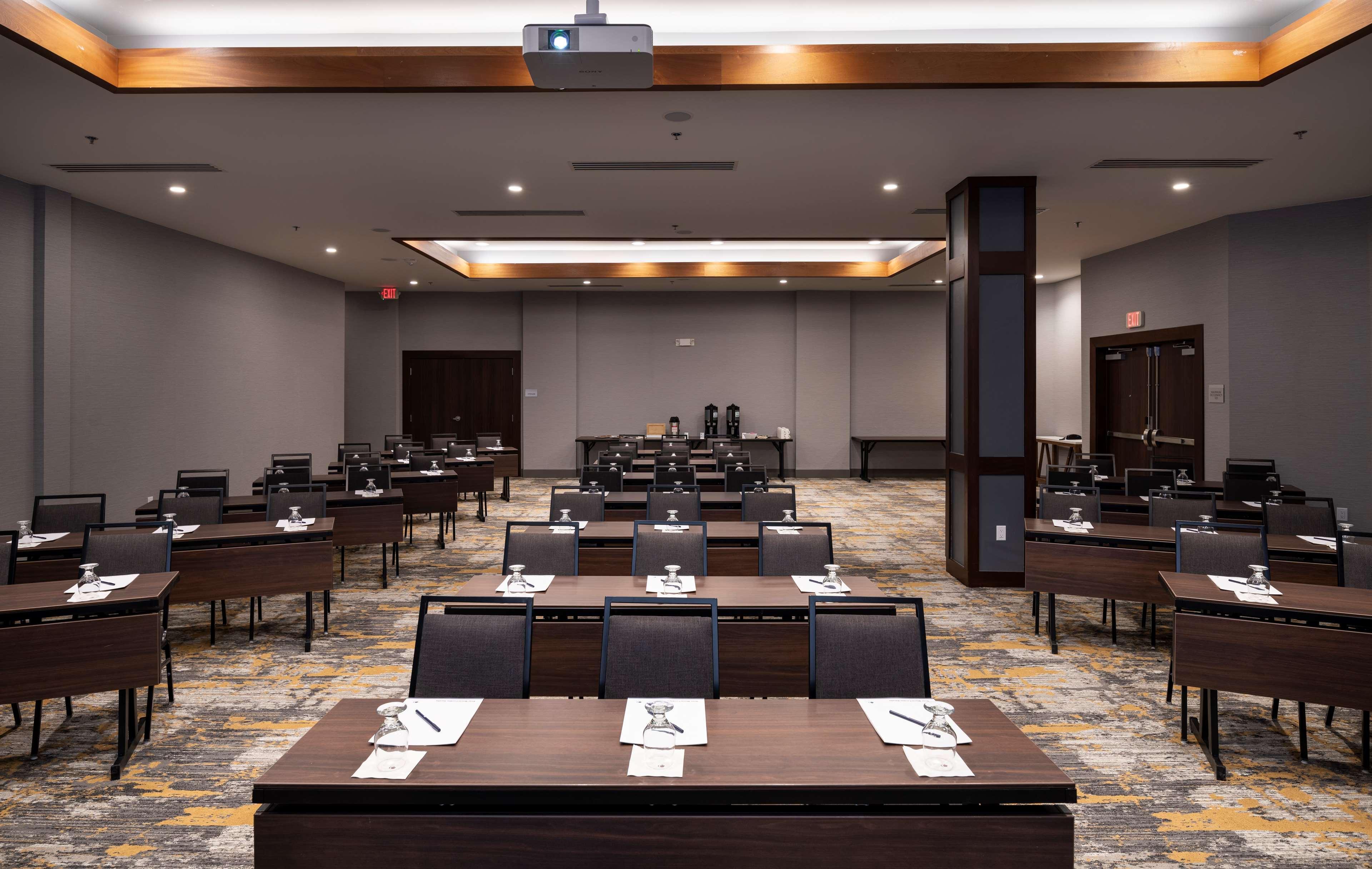 Doubletree By Hilton East Hotel