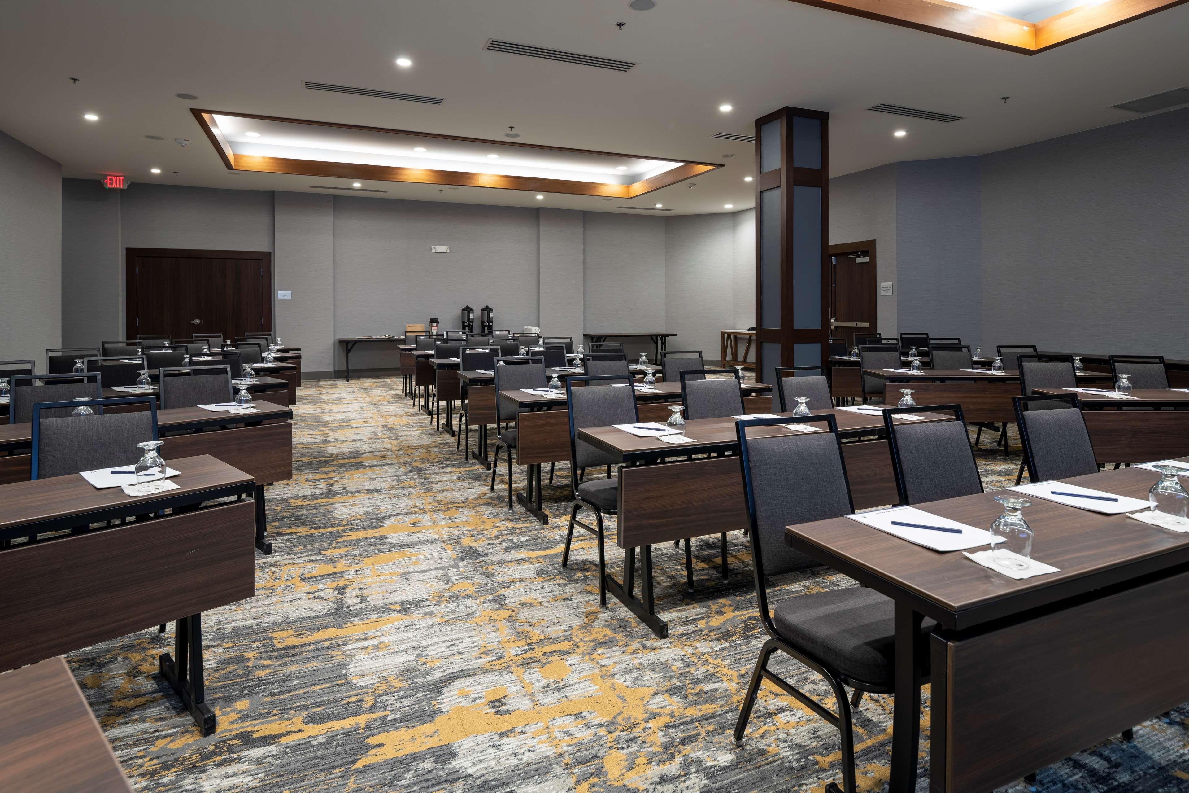 Doubletree By Hilton East Madison