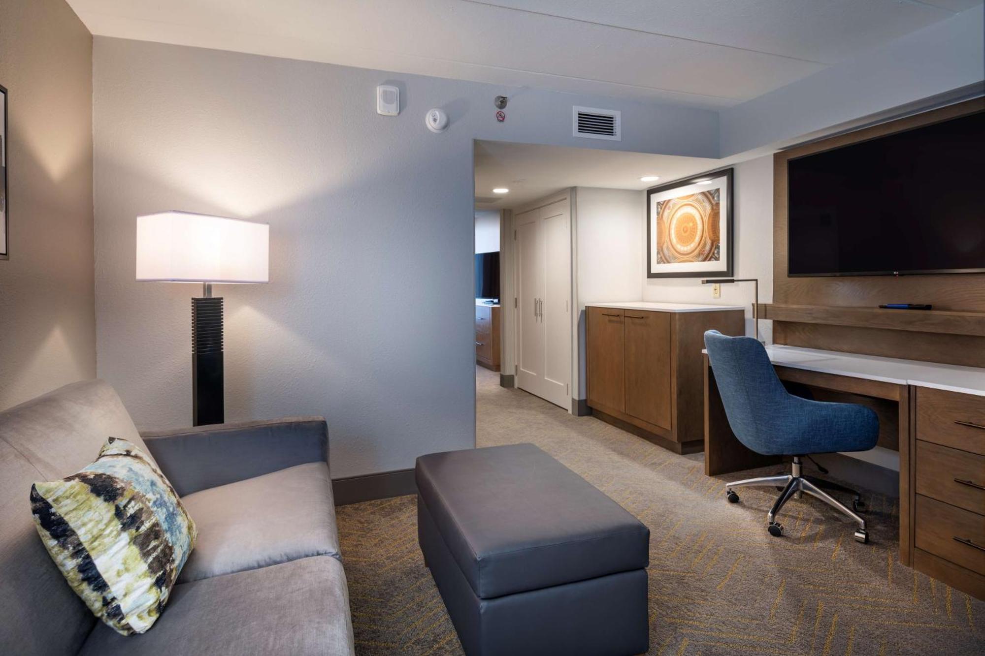 Doubletree By Hilton East Hotel