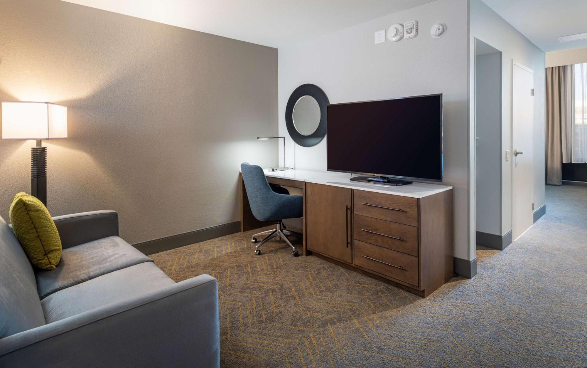 Doubletree By Hilton East Hotel 4*